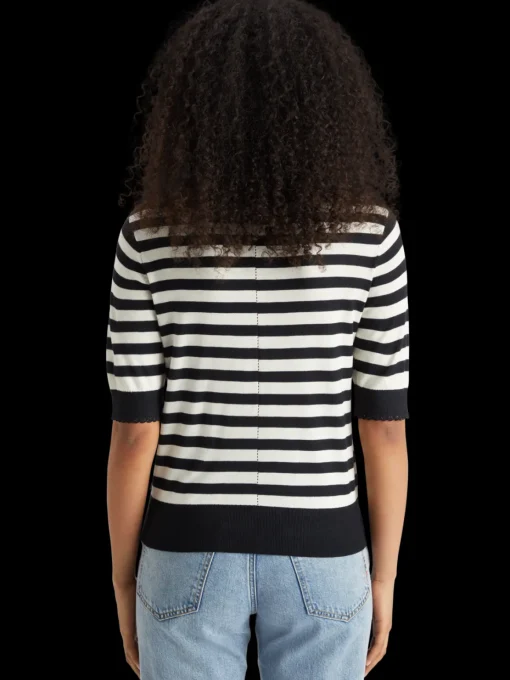 CREW NECK SHORT SLEEVED PULLOVER