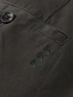 DRIFT - REGULAR-TAPERED TWILL CHINO