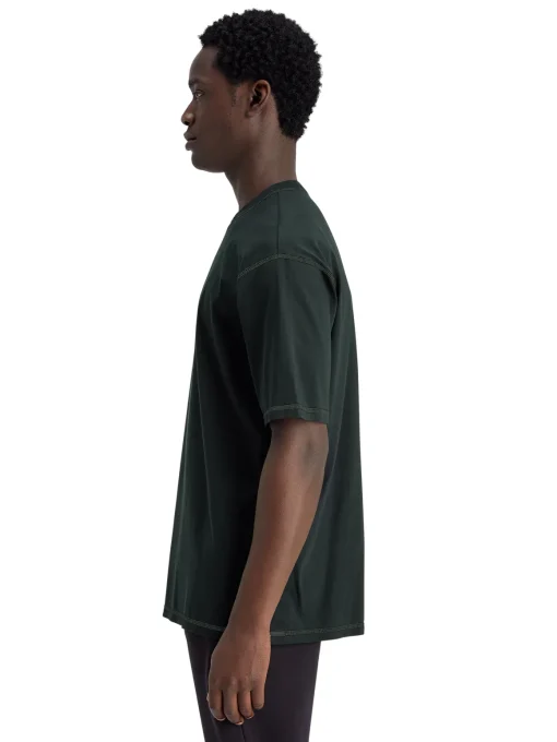 Essential - logo front chest t-shirt