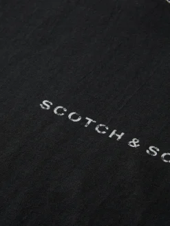 Essential - logo front chest t-shirt