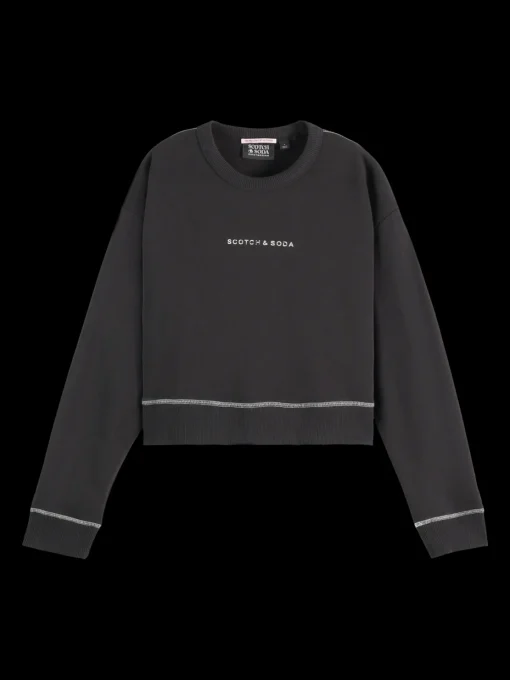 Essential CHEST ARTWORK SWEATSHIRT