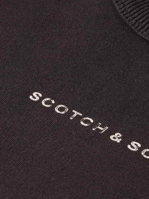Essential CHEST ARTWORK SWEATSHIRT
