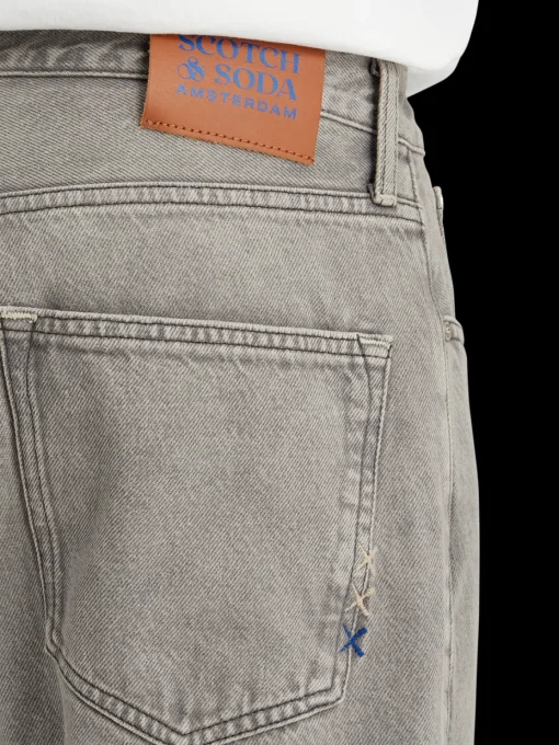 Essential DEAN LOOSE TAPERED JEANS GREY ROAD