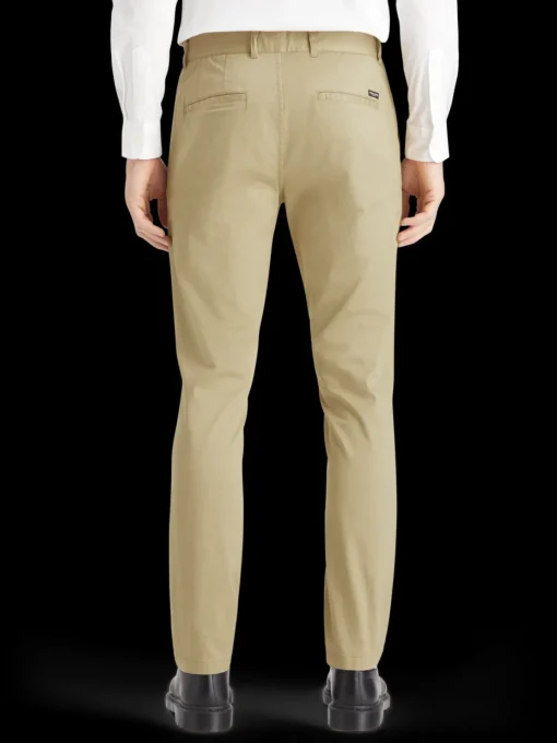 Essential Mott cotton-blend twill chino