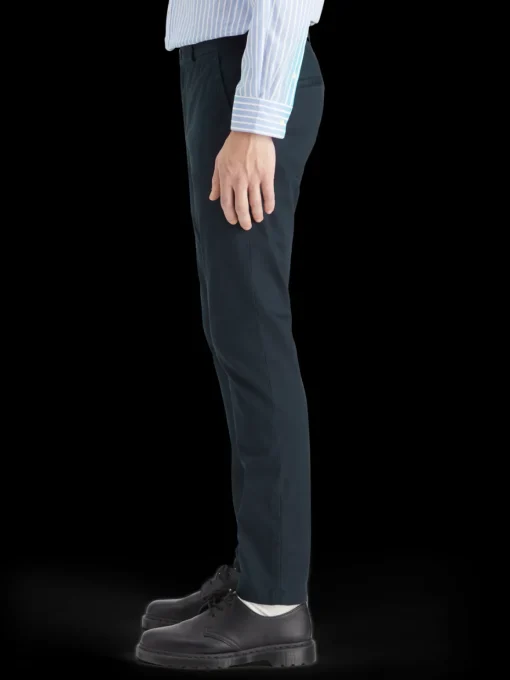 Essential Mott cotton-blend twill chino