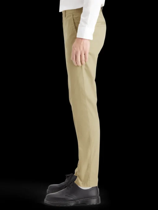 Essential Mott cotton-blend twill chino
