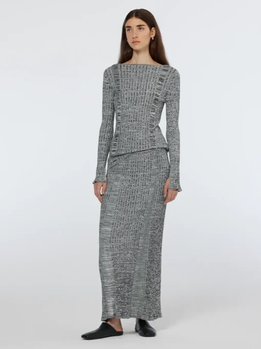 Maxi ribbed knitted skirt