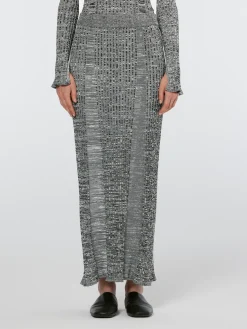 Maxi ribbed knitted skirt