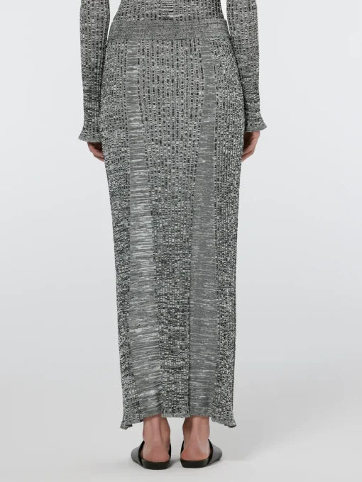 Maxi ribbed knitted skirt