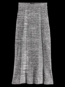 Maxi ribbed knitted skirt