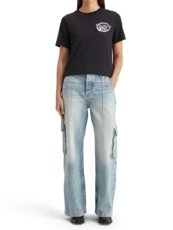 Regular fit t-shirt with small chest artwork