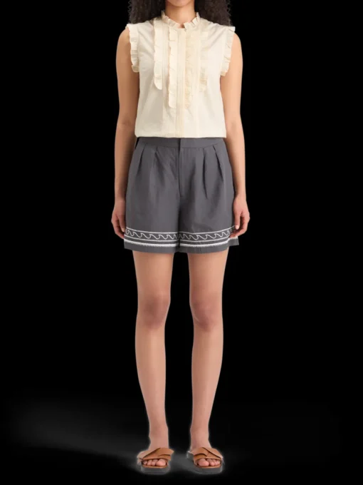Sleeveless ruffle shirt
