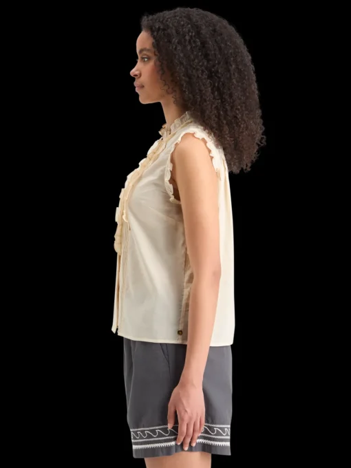 Sleeveless ruffle shirt