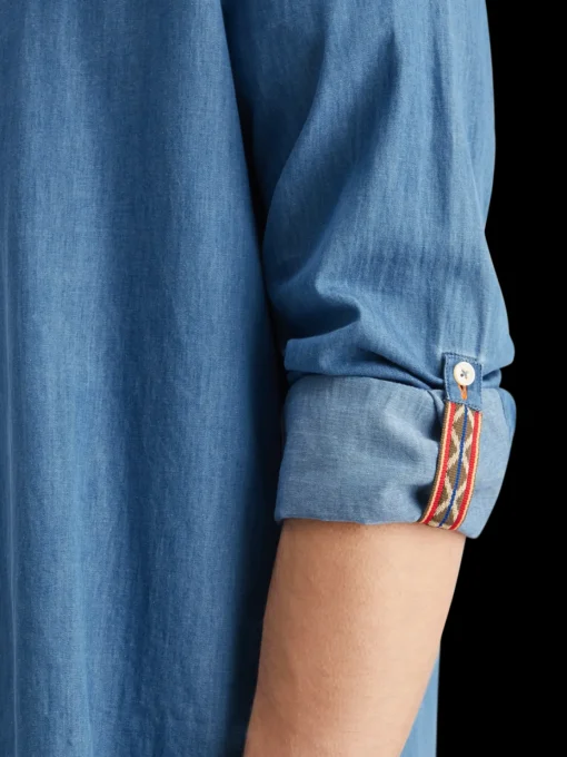 Smart indigo lightweight denim shirt with sleeve adjusters