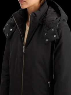 TECHNICAL PARKA