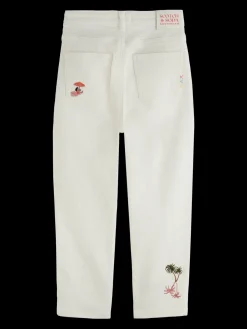 The tide high-rise balloon jeans - beach scene