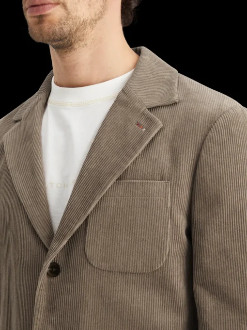 Unconstructed relaxed 3-button corduroy blazer