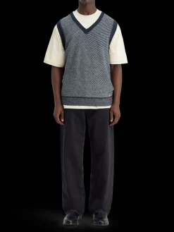 V-neck vest special stitch