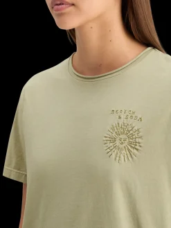 WASHED WITH CHEST ARTWORK RELAXED FIT T-SHIRT